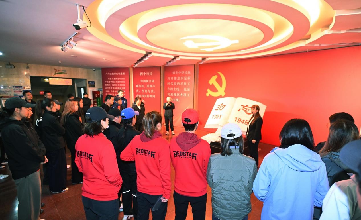 参观1.jpg