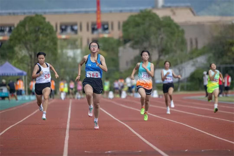 9田径.jpg 9田径.jpg