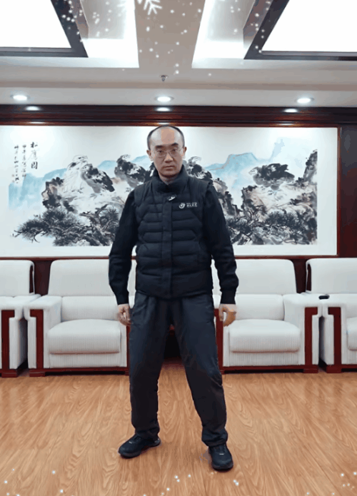 滑雪防摔09.gif