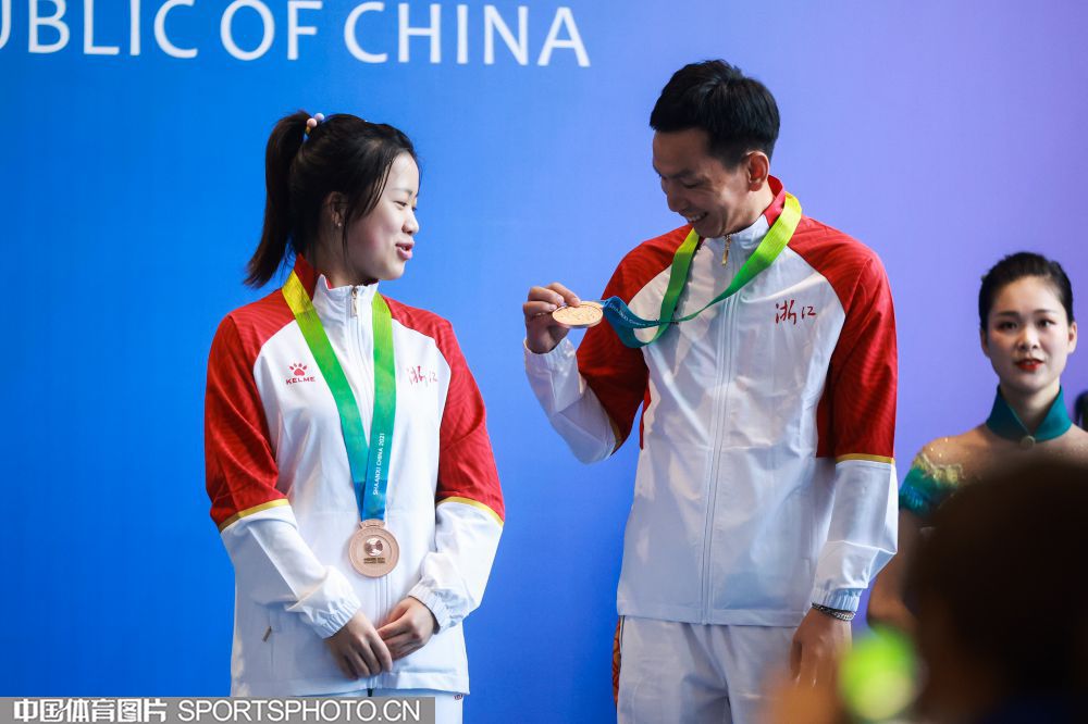 W_194267_21091713_l.jpg W_194267_21091713_l.jpg