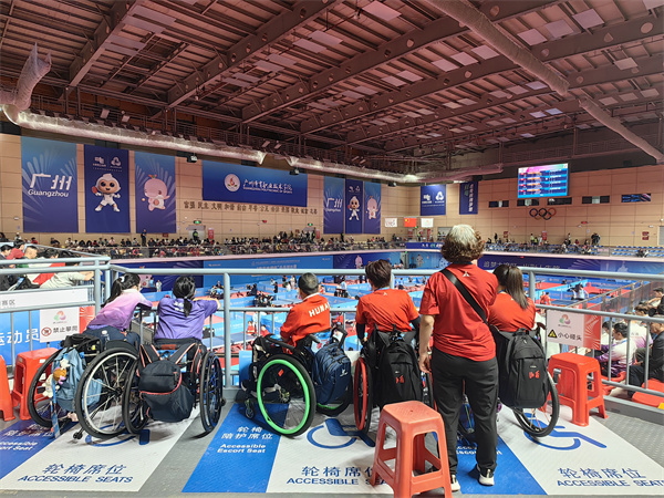 刘昕彤 (1).jpg 刘昕彤 (1).jpg